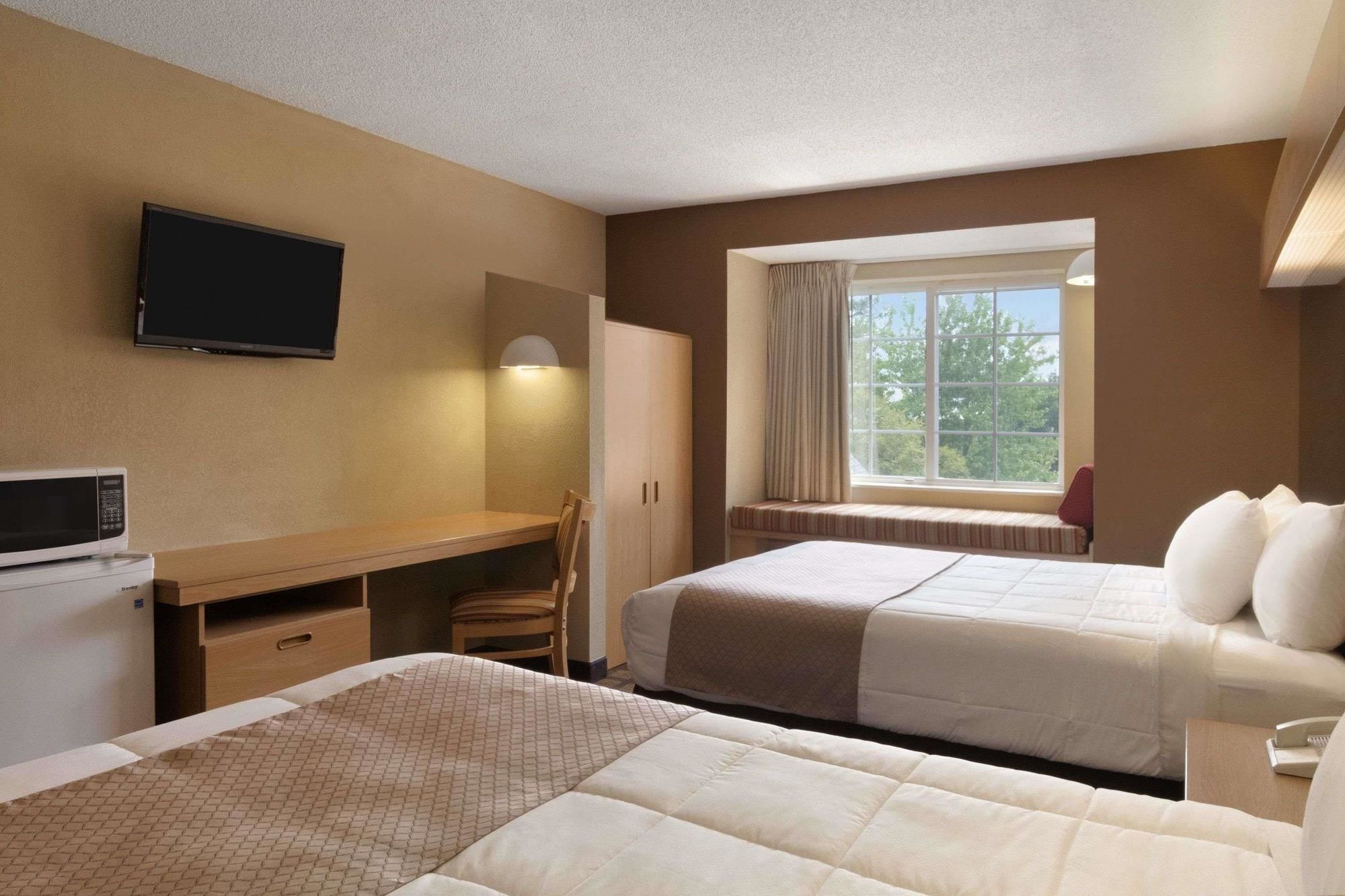 Microtel Inn & Suites By Wyndham Southern Pines Pinehurst Eksteriør bilde